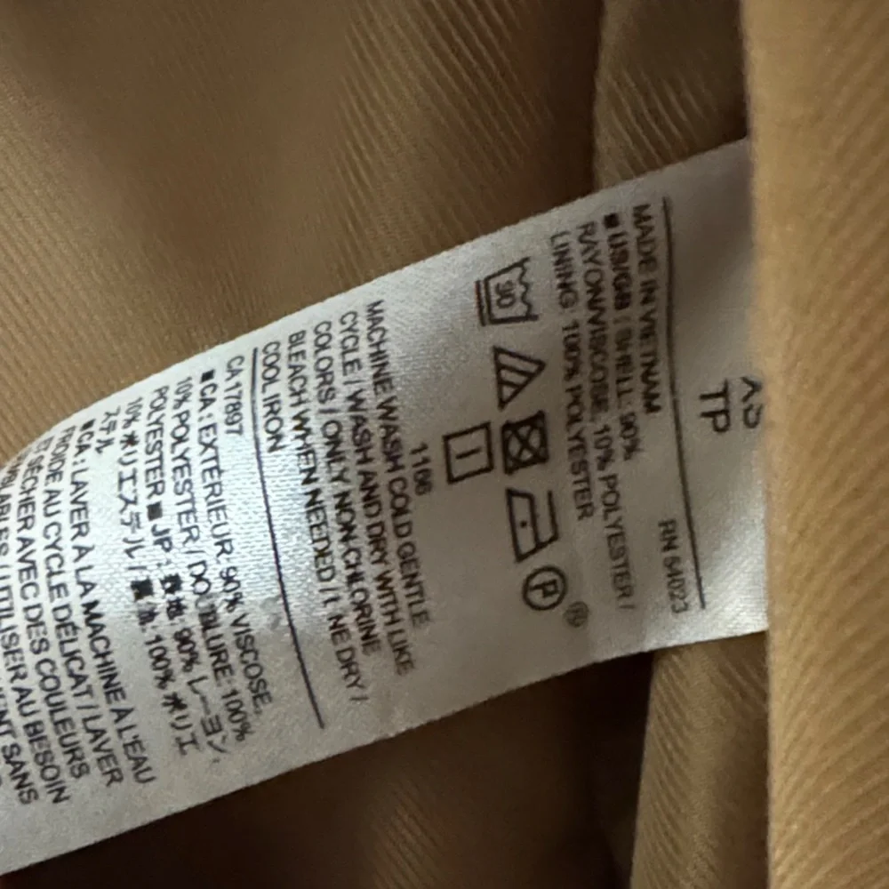 Banana Republic Soft Trench Coat - Picture 3 of 3